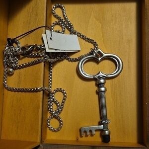 Chico’s Key Pendant Necklace Nwt